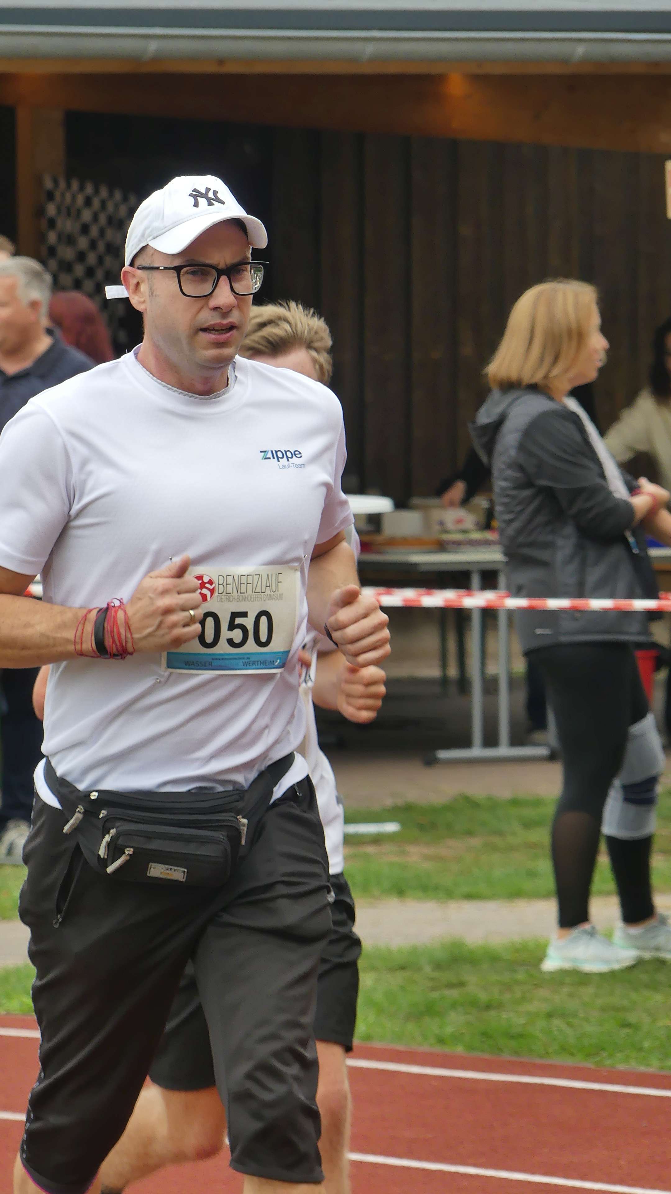 Bild vom 15. Benefizlauf im Jahr 2025. Dies ist das 214. Bild.